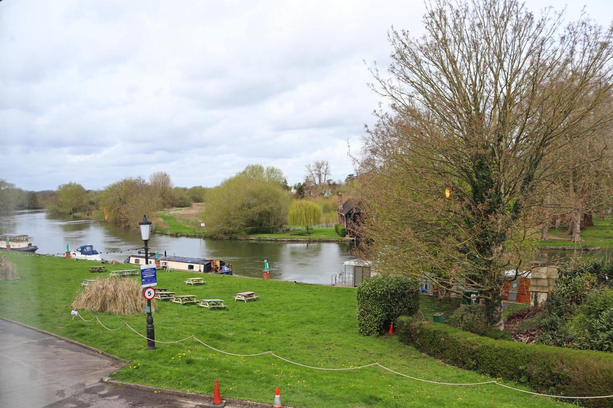 Shillingford Bridge Hotel Wallingford Dış mekan fotoğraf
