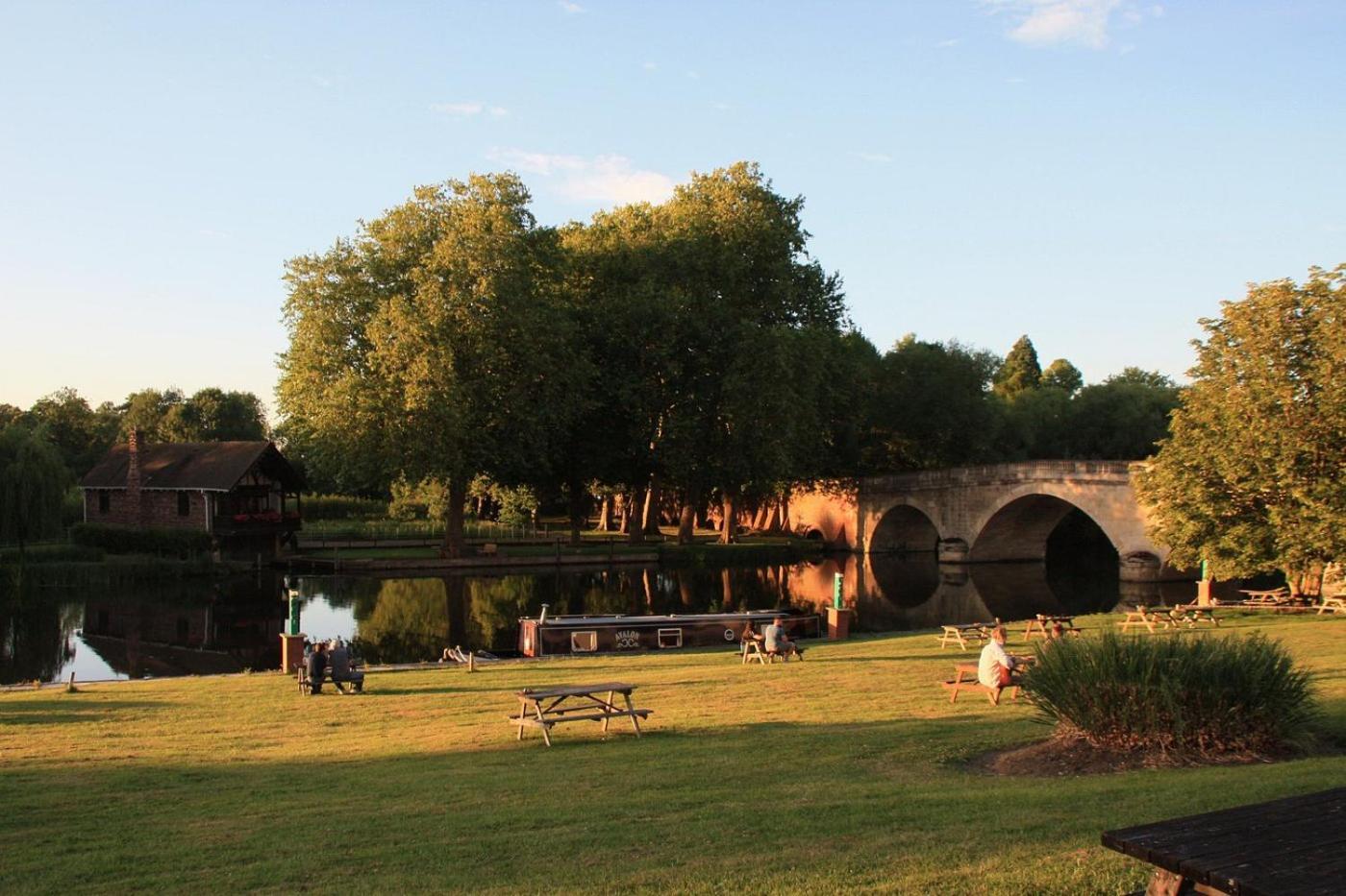 Shillingford Bridge Hotel Wallingford Dış mekan fotoğraf